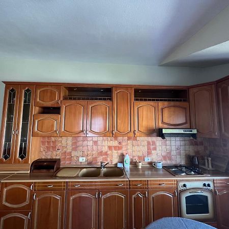 Villa Sokoli, Enjoy Sunset At This Spacious Apartment 티라나 외부 사진