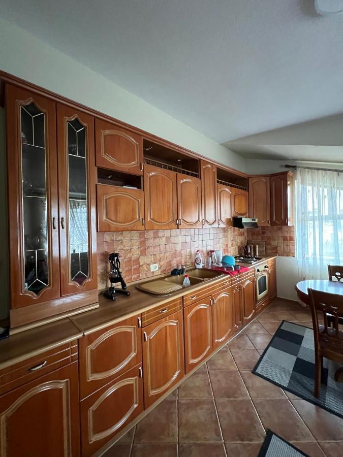Villa Sokoli, Enjoy Sunset At This Spacious Apartment 티라나 외부 사진