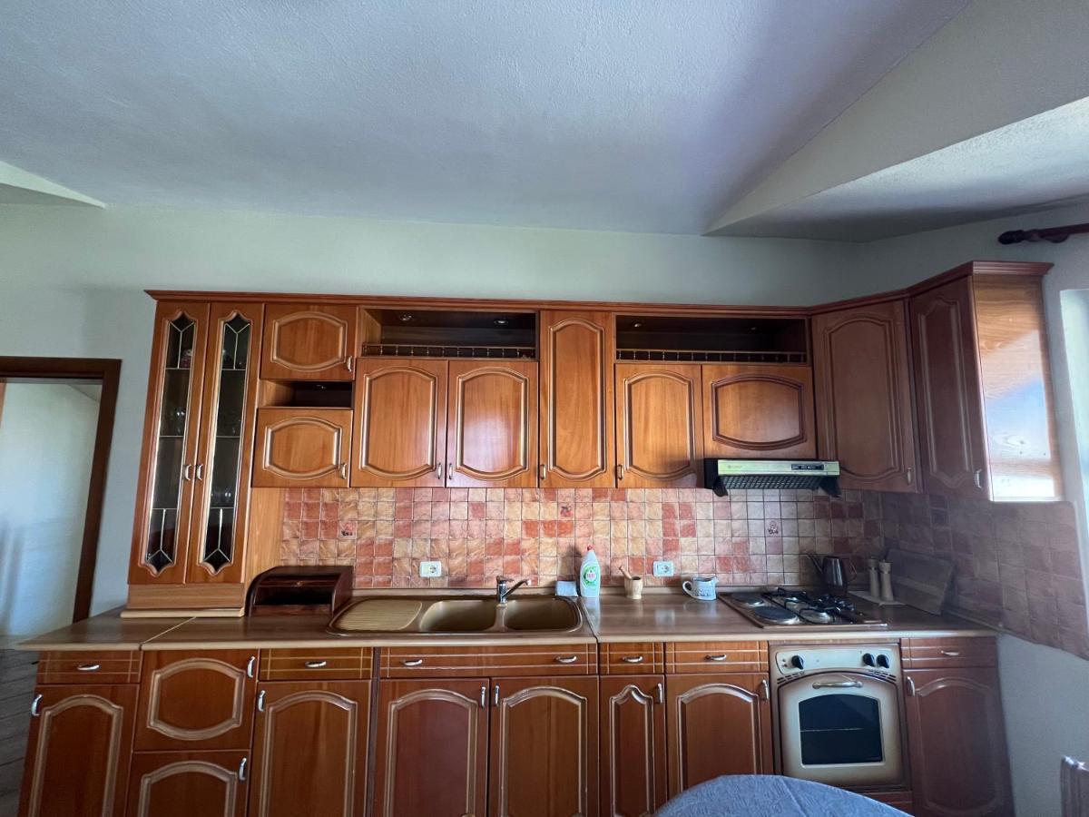 Villa Sokoli, Enjoy Sunset At This Spacious Apartment 티라나 외부 사진