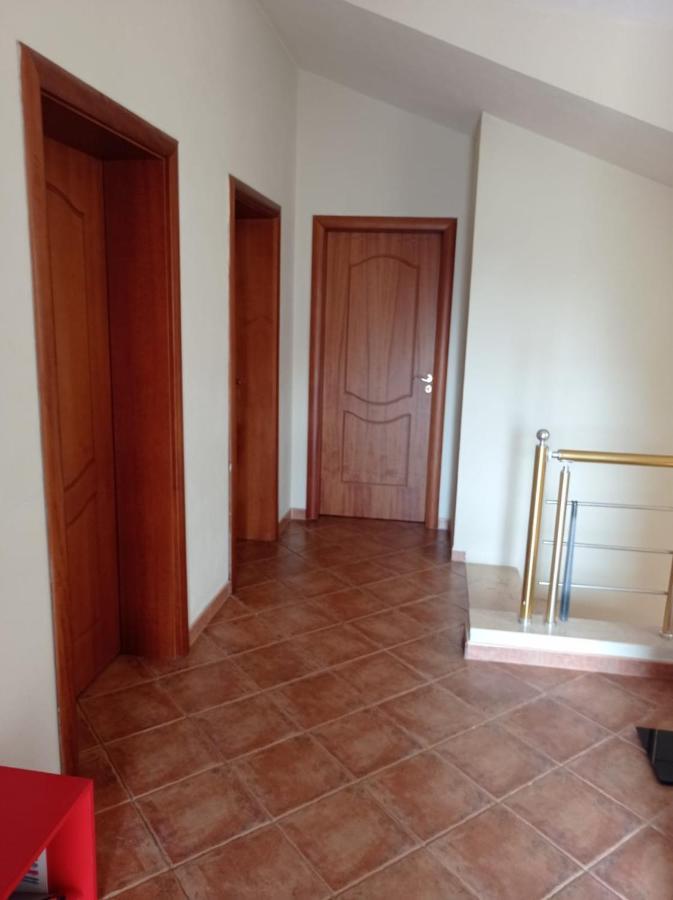 Villa Sokoli, Enjoy Sunset At This Spacious Apartment 티라나 외부 사진