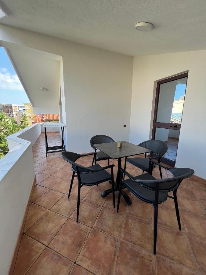 Villa Sokoli, Enjoy Sunset At This Spacious Apartment 티라나 외부 사진