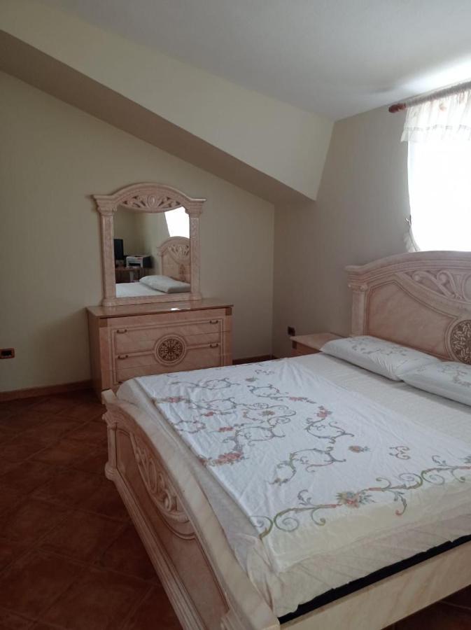 Villa Sokoli, Enjoy Sunset At This Spacious Apartment 티라나 외부 사진