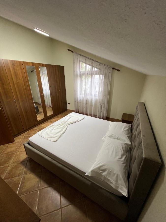 Villa Sokoli, Enjoy Sunset At This Spacious Apartment 티라나 외부 사진