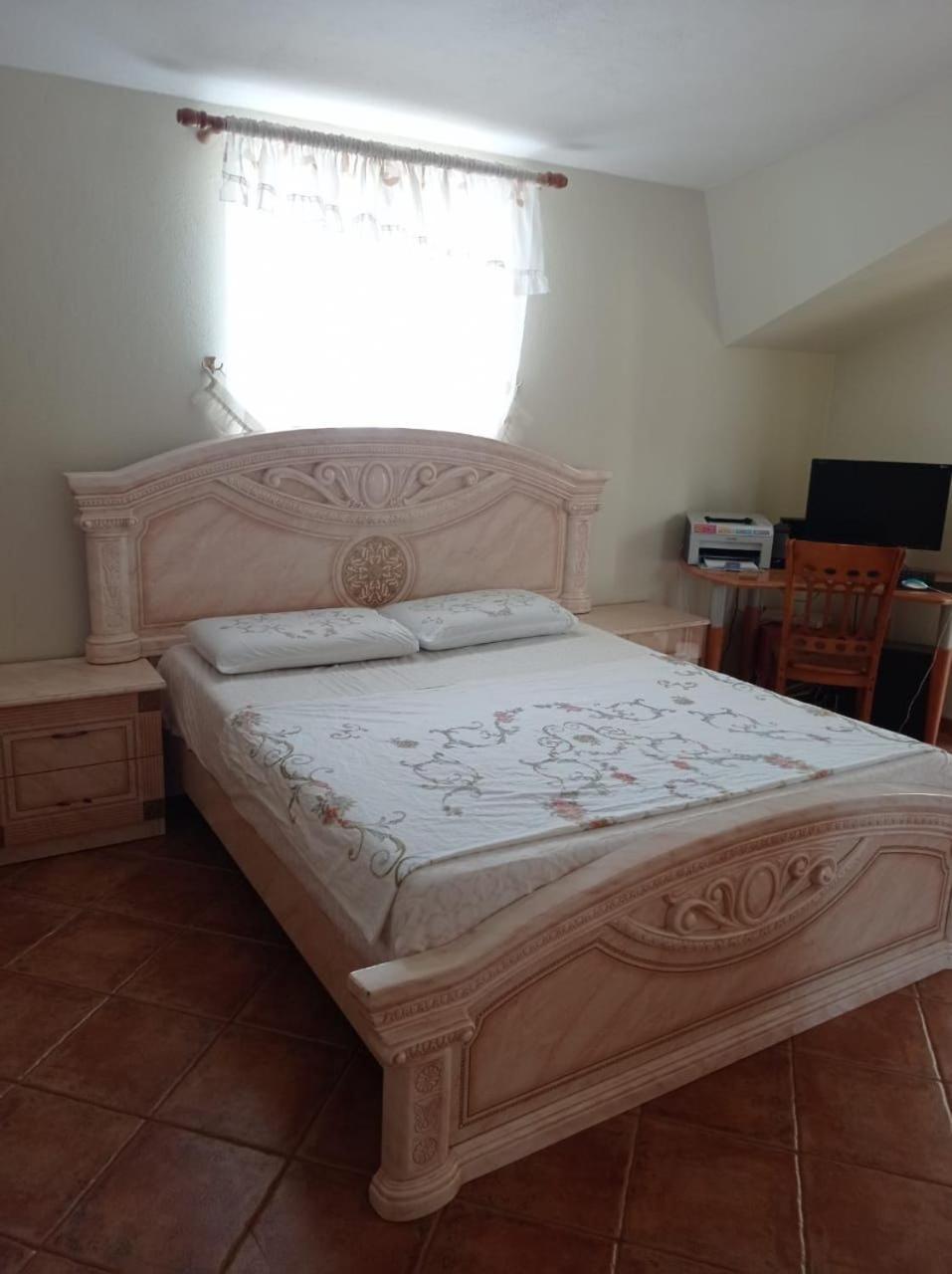 Villa Sokoli, Enjoy Sunset At This Spacious Apartment 티라나 외부 사진